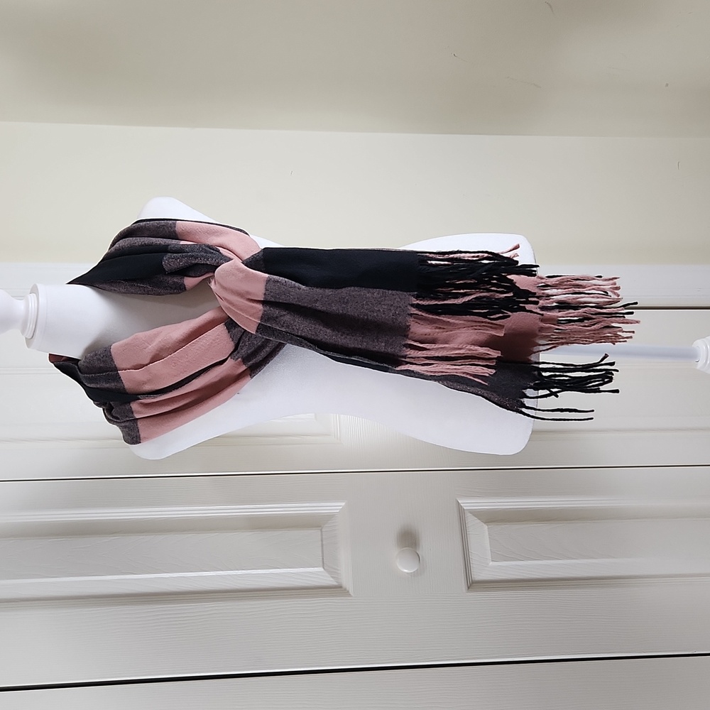 H&M pink black plaid fringe scarf.  So pretty!